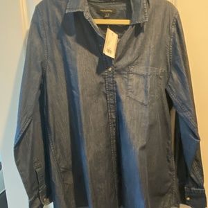 Banana Republic Denim Button Down. Tag still on